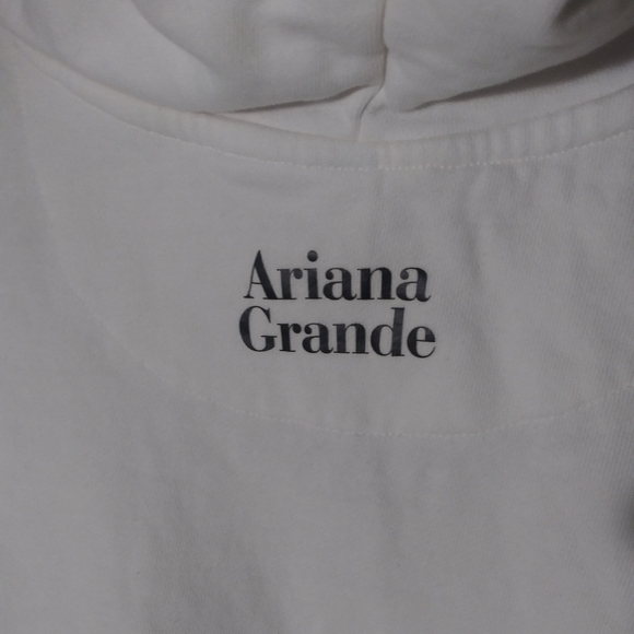 Ariana Grande 7 rings sweatshirt - Picture 4 of 8